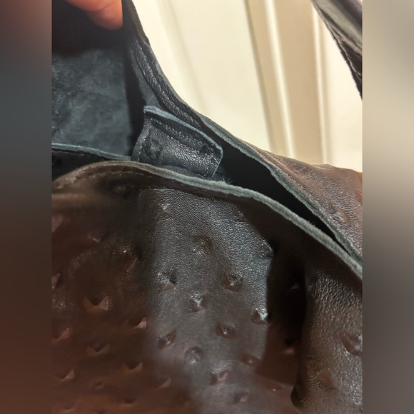 Streets ahead Genuine leather shoulder bag retails $250 - Picture 5 of 11